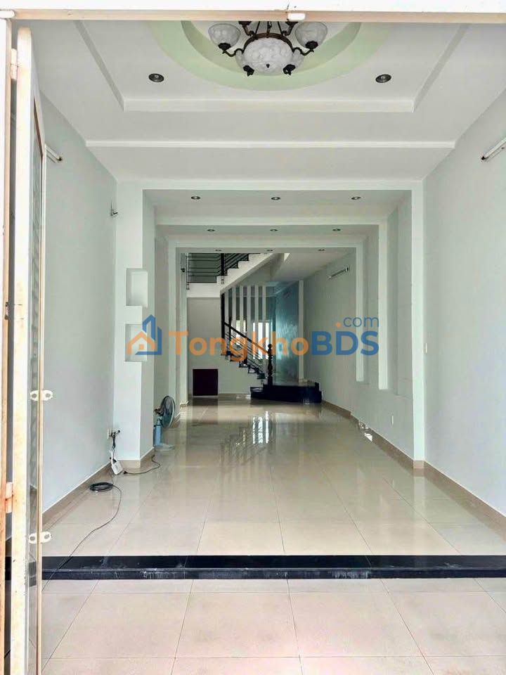 Nhà Hoàng Hoa Thám Gò Vấp 90m² 11 tỷ - Ô tô vào sân