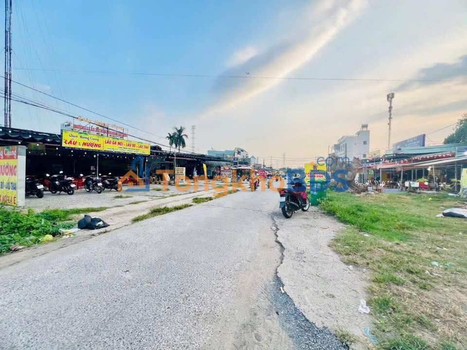 Đất nền Dĩ An 311m² 12.44 tỷ - Đường to ô tô