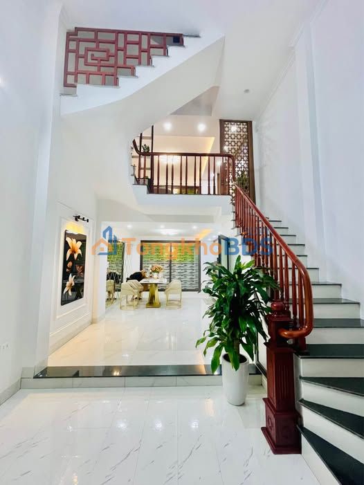 Nhà Đẹp Ngã Tư Sở 38m² 5 Tầng Full Nội Thất - Sẵn Sàng Ở Ngay