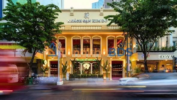 Mặt bằng 1000m² Nguyễn Huệ, Quận 1 - Kinh doanh đa ngành nghề