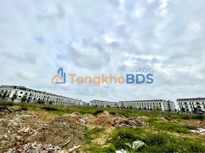 Nhà 4 Tầng Mặt Tiền Hồ Sen, Thanh Hóa - 90m², Sổ Đỏ Sẵn Sàng