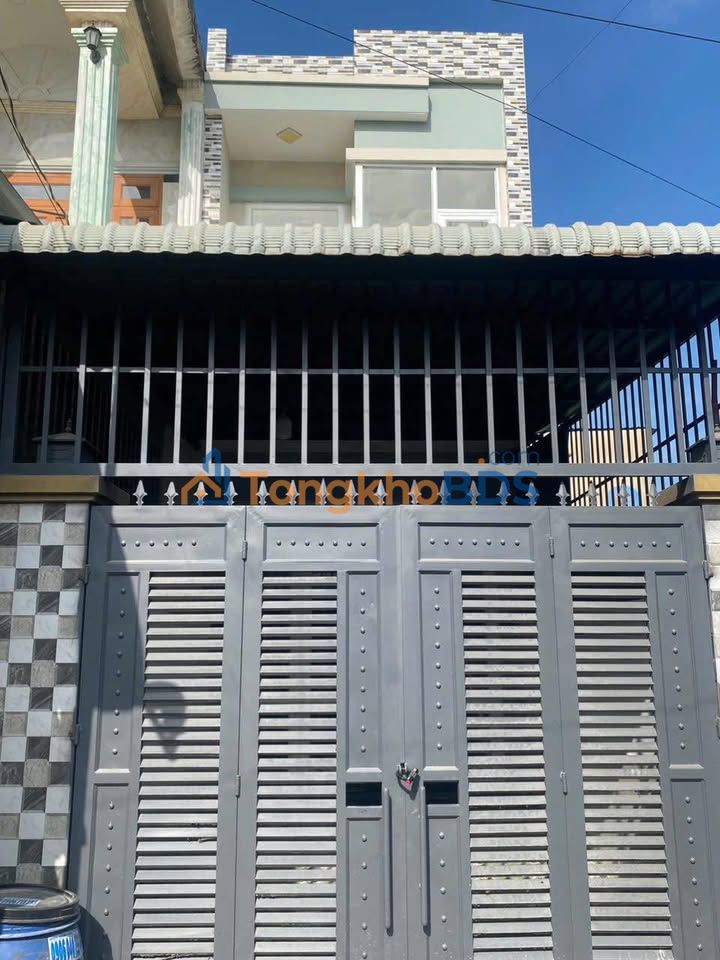 Nhà Dĩ An 95m² 4.25 tỷ - Chính chủ bán gấp, ô tô vào sân