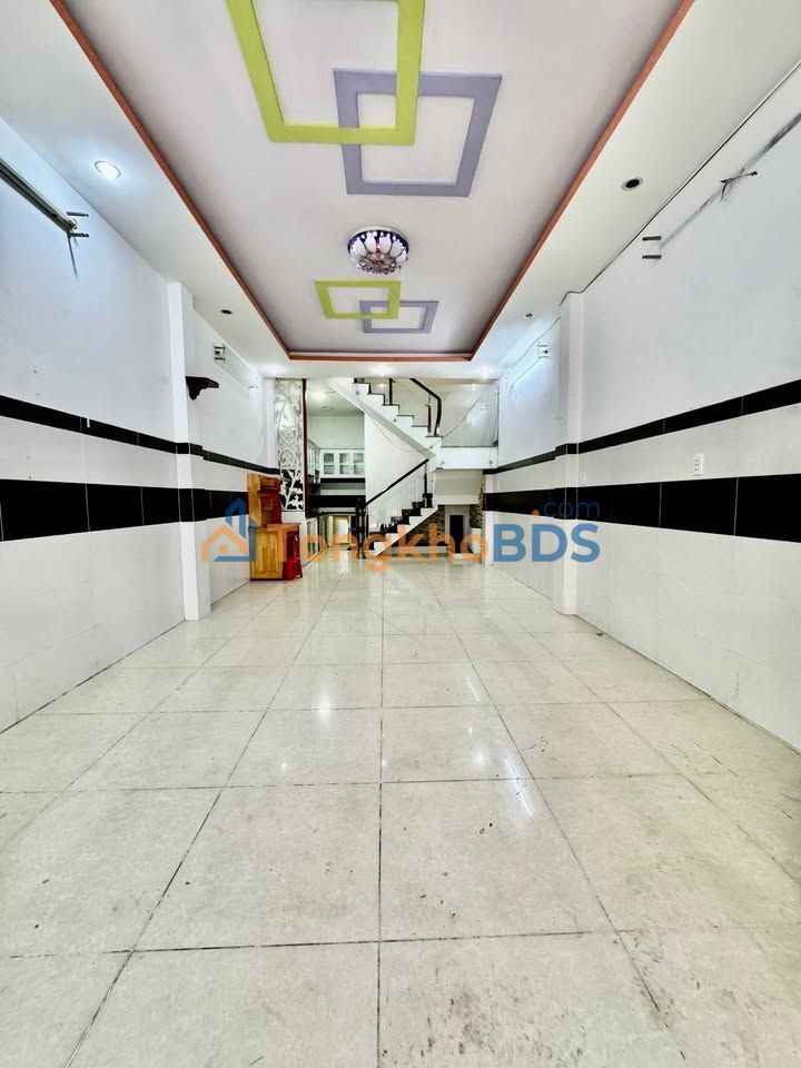 Nhà Tân Phú Tân Hương 46m2 5.4 tỷ - Ô tô vào nhà hẻm rộng