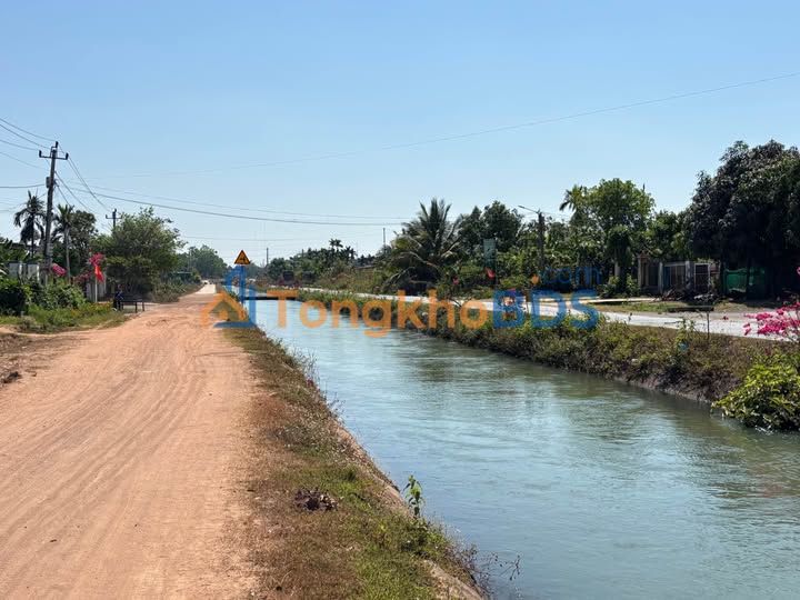 Đất Mặt Tiền Kênh Chính Tây Ea Súp - 630m² Thổ Cư, Giá Tốt