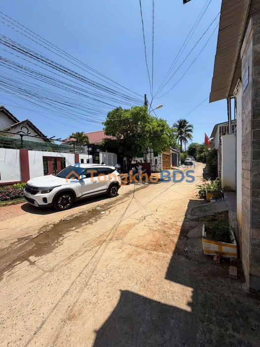 Nhà Phố Sân Vườn Buôn Ma Thuột 152m² - Ô Tô Thoải Mái