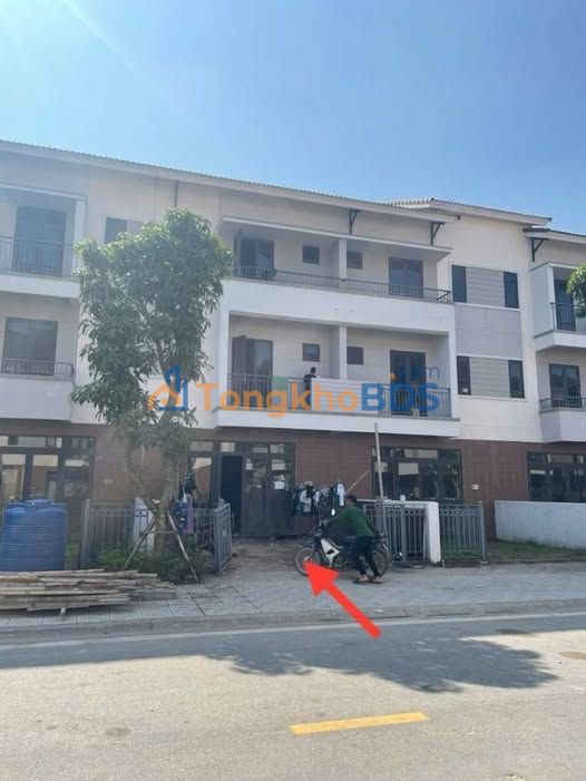 Townhouse Tu Son Centa 120m2 10,2 ty - Mat tien kinh doanh