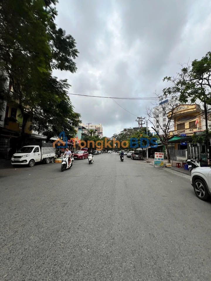 Nhà Mặt Tiền 193 Văn Cao, Hải Phòng - 139m², 4 Tầng, Giá 19.5 Tỷ