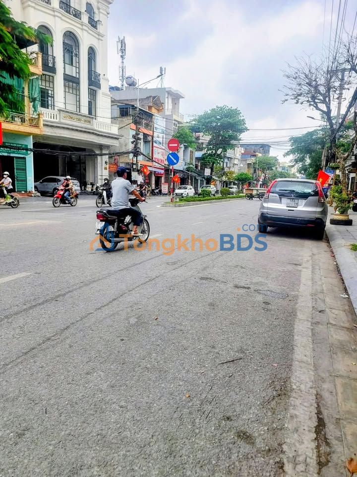 Nhà phố Trường Chinh Nam Định 98m² 9.5 tỷ - Mặt tiền kinh doanh