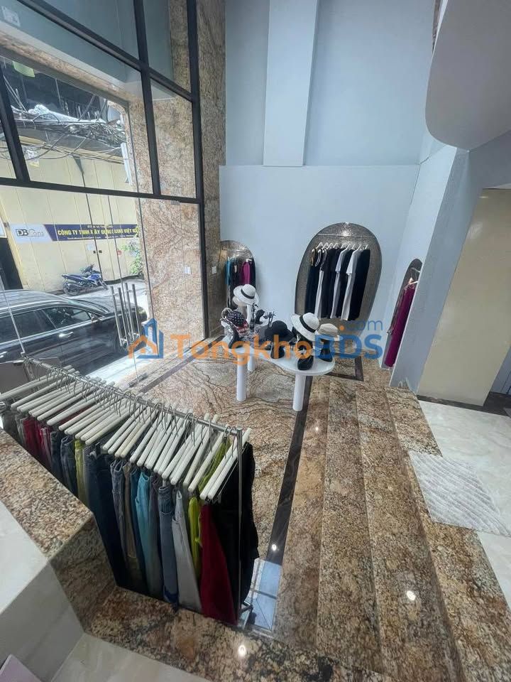 Mặt bằng kinh doanh Trần Hữu Tước 100m²/15 triệu - Mặt tiền kinh doanh đắc địa