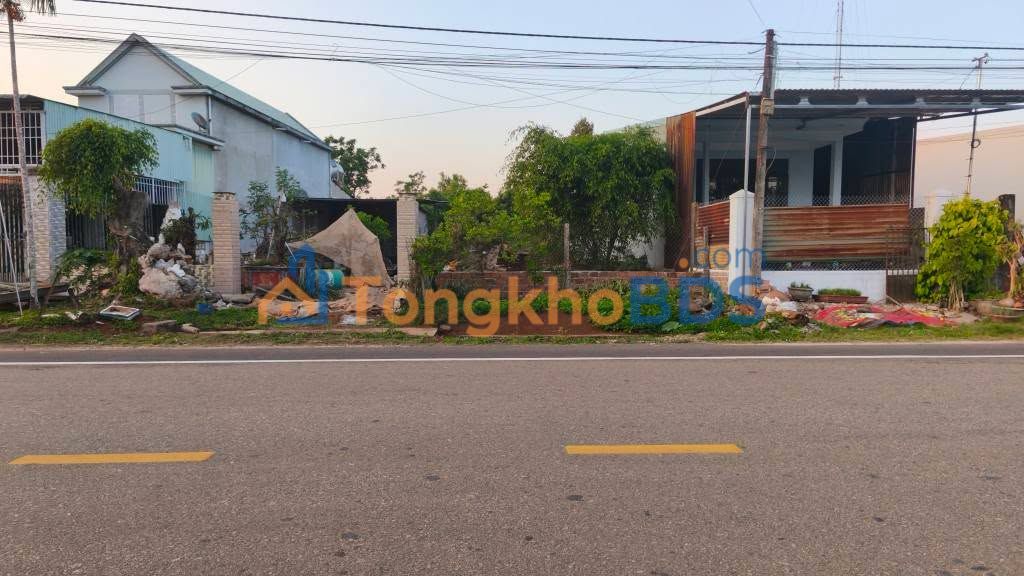 Nhà QL9 Chư Păh 378m² 64.26 tỷ - Chính chủ, ô tô vào sân