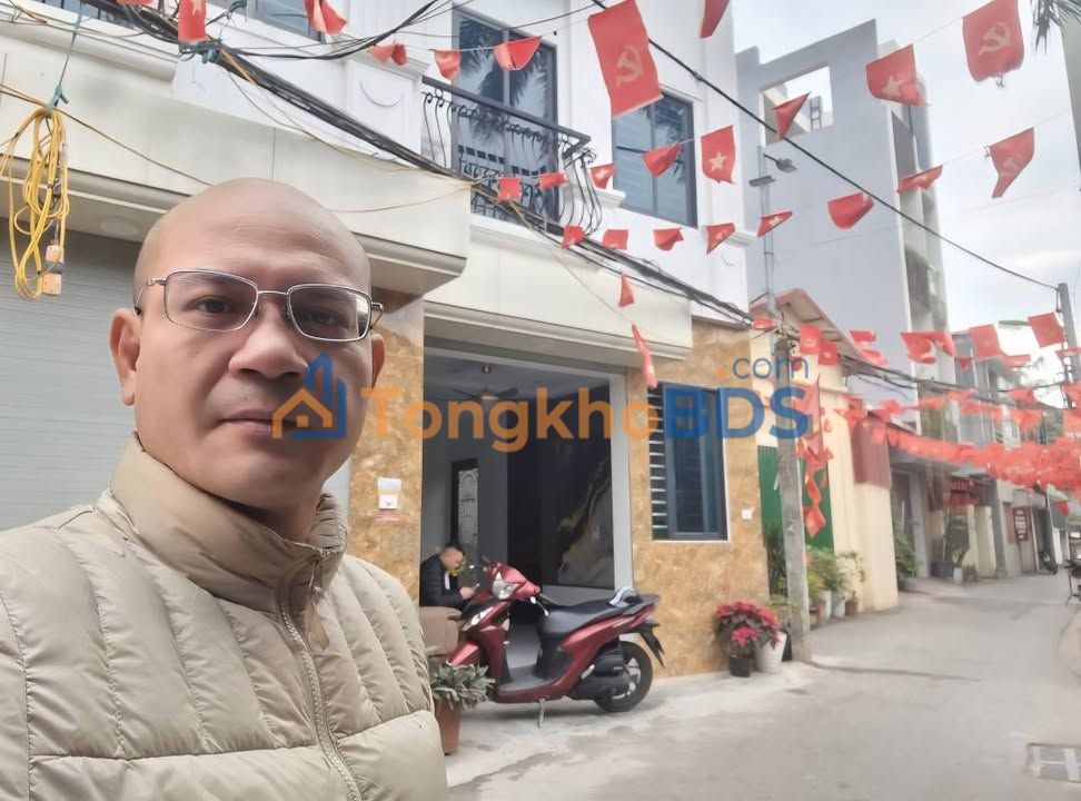 Nhà riêng Đông Ngạc Bắc Từ Liêm 42m² 10.2 tỷ - Ô tô đỗ cửa sẵn ở