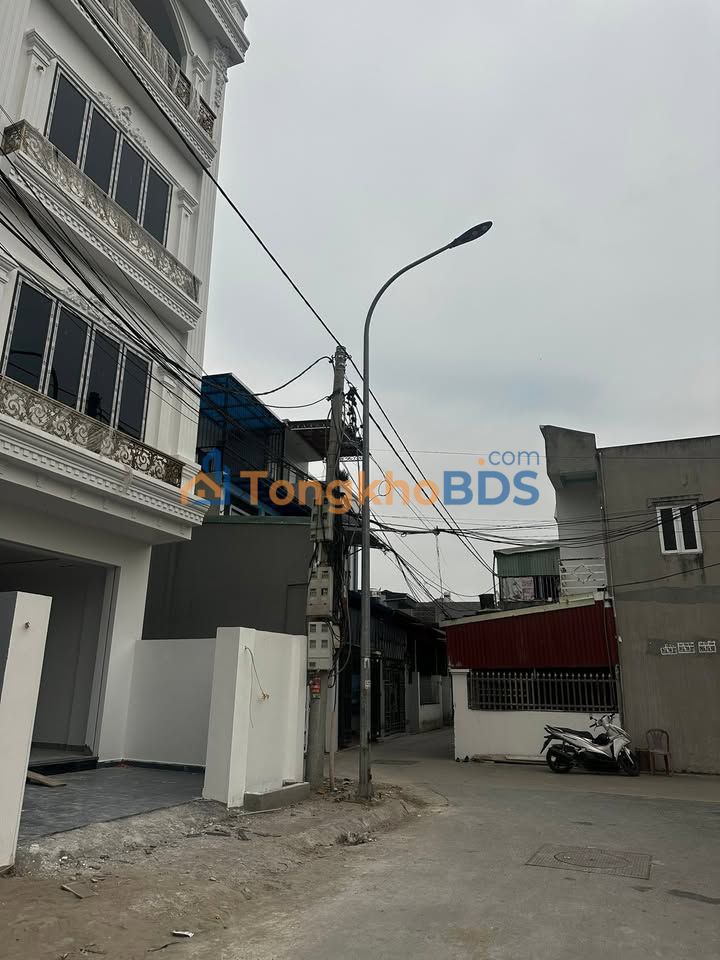 Nhà Đồng Hoà Kiến An 50m² 4PN 4WC - Ô tô vào tận nhà