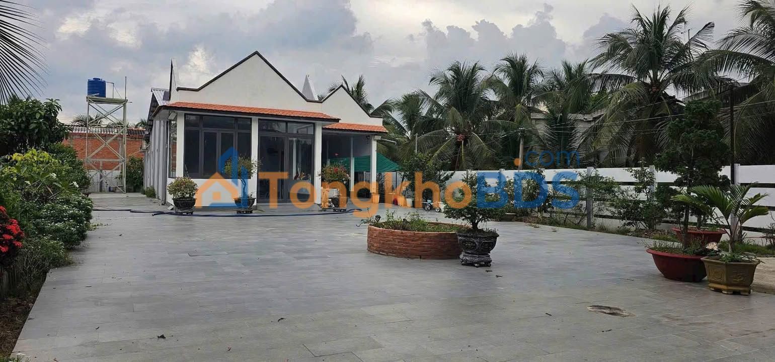 Bán Gấp Nhà Vườn 2000m² Tiền Giang - Giá 3 Tỷ, Sẵn Sàng Nghỉ Dưỡng