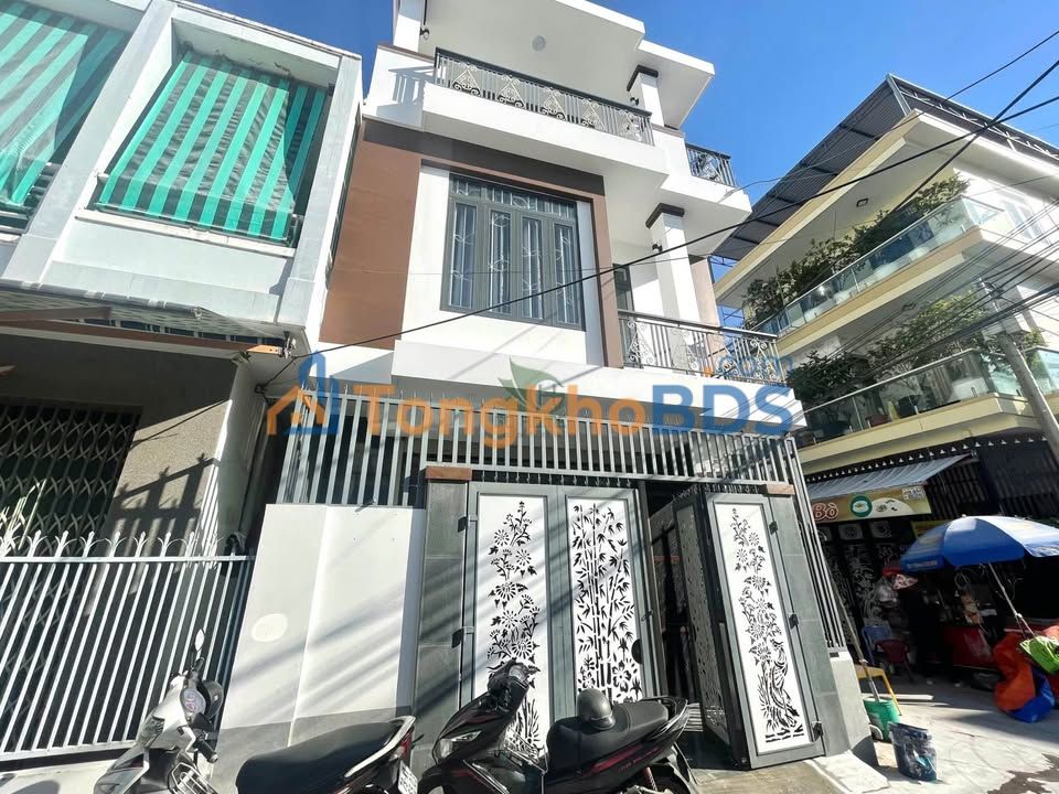 Nhà 3 tầng Bắc Nha Trang 173m² 15 triệu - Ô tô tận nơi