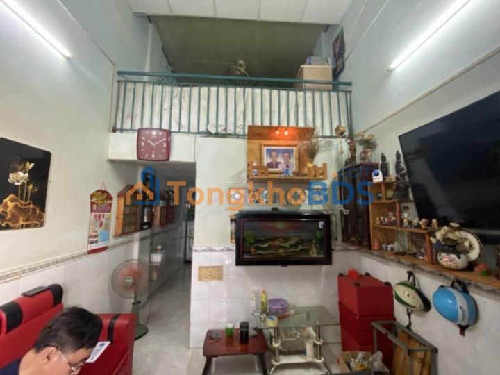 Nhà 2 Mặt Hẻm 46m² P.7 Q8 - 5.5 Tỷ, 4PN, Sổ Hồng Đủ