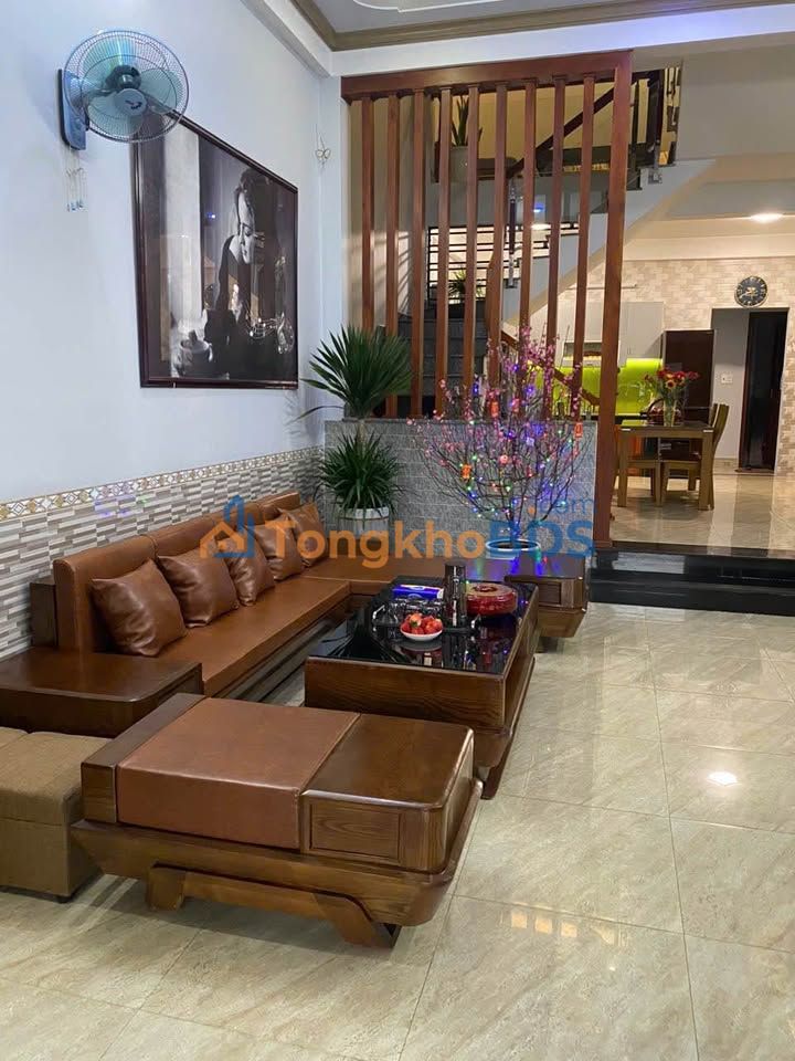 Nhà 3 tầng Liên Chiểu 80m2 6.2 tỷ - Ô tô vào tận nhà