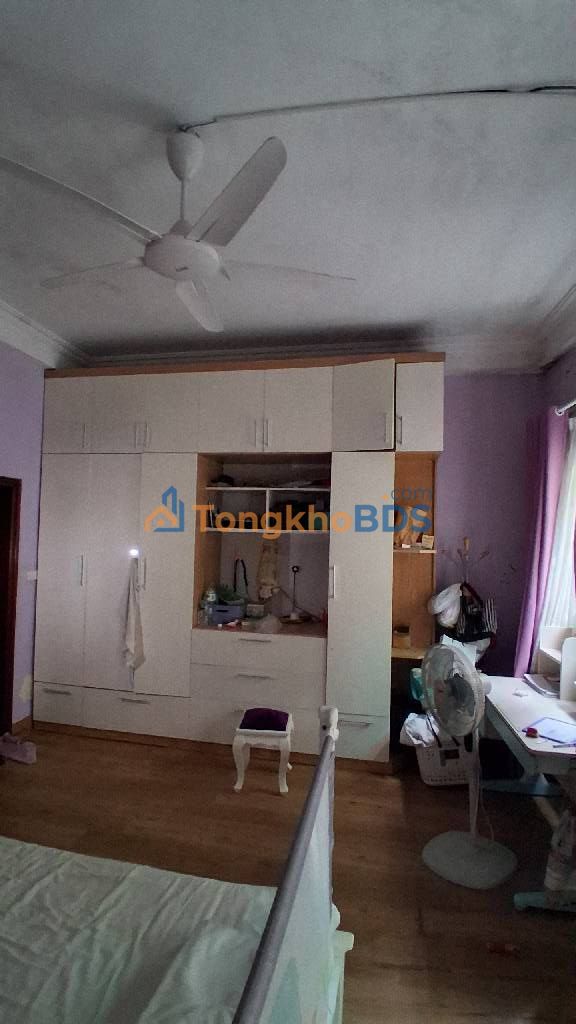 Nhà Đội Cấn 30m² 5 Tầng - Sổ Đỏ Chính Chủ, Giá 7.x Tỷ