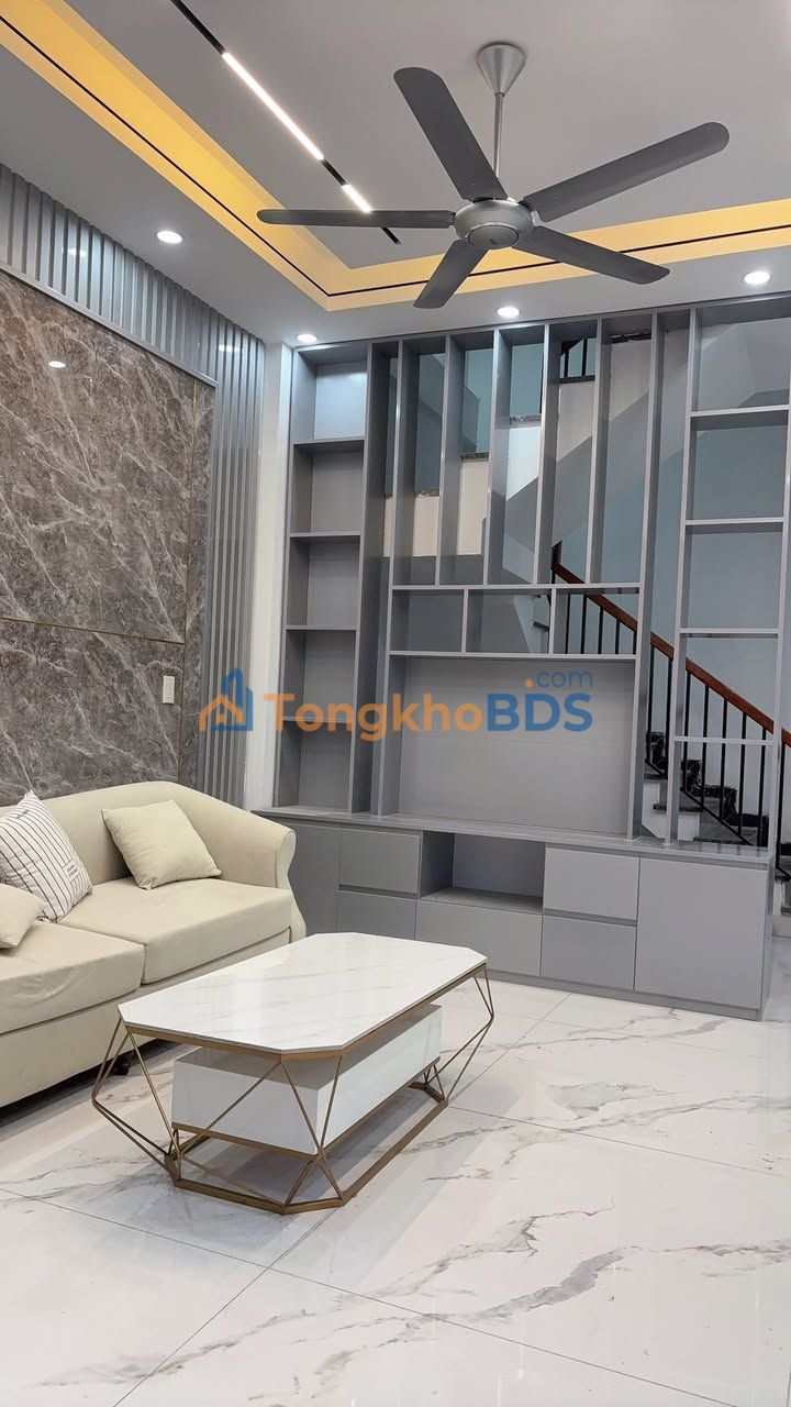 Nhà Cẩm Bình Cẩm Phả 60m² 2.35 tỷ - Ô tô vào sân