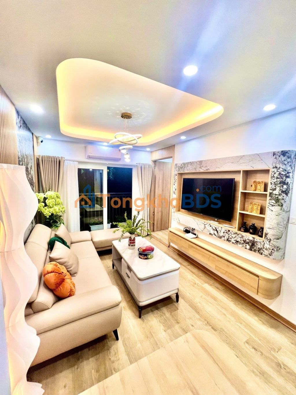 Căn hộ Nguyễn Chí Thanh 80m² 6.35 tỷ - View đẹp sẵn ở