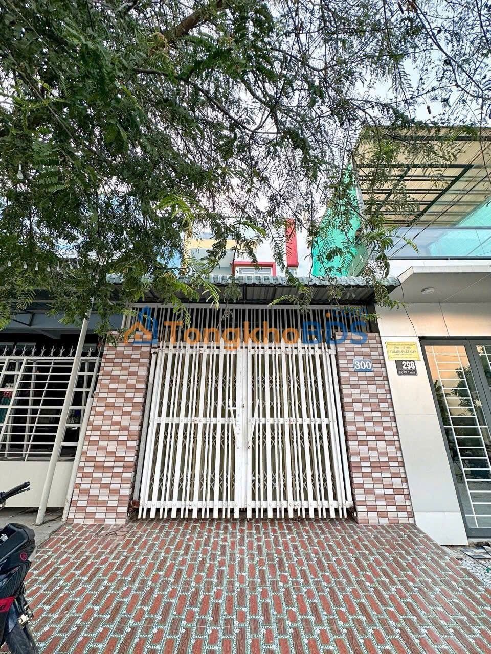 Nhà trệt 2 lầu Xuân Thuỷ 240m² 14 triệu - Ô tô vào tận nhà