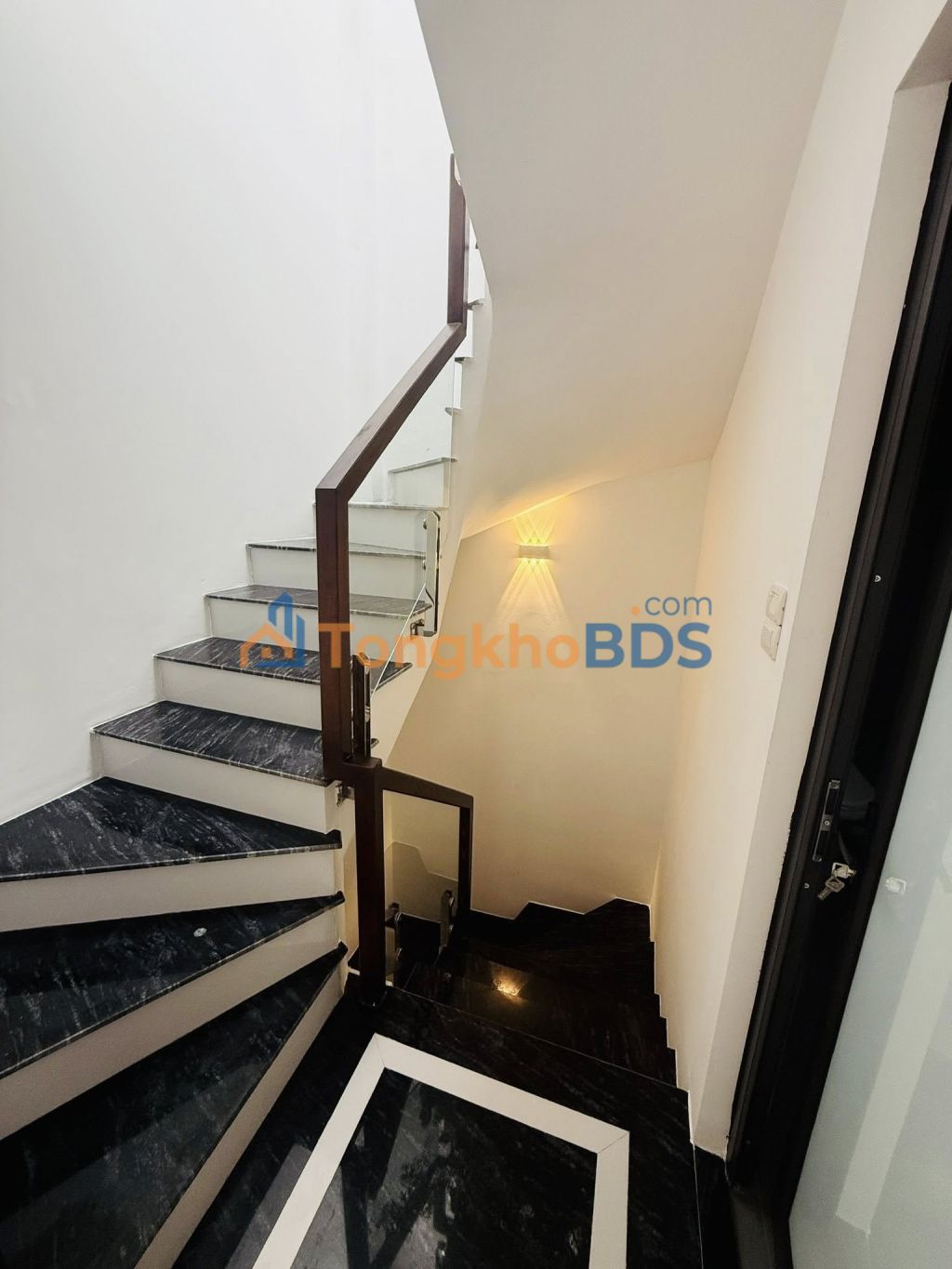 Nhà phân lô Kim Ngưu Hai Bà Trưng 60m² 21.6 tỷ - Ô tô tránh