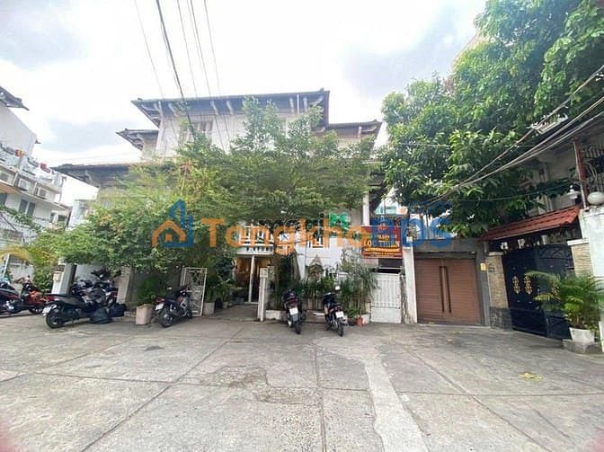 Biệt thự Quận 3 400m² 90 triệu/tháng - Ô tô vào tận nhà