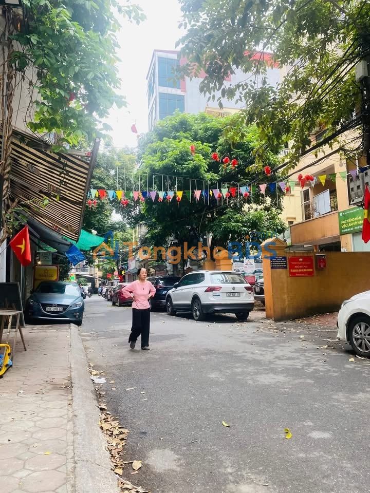 Nhà Hoàng Quốc Việt Cầu Giấy 72m² 27.7 tỷ - Ô tô vào tận nhà