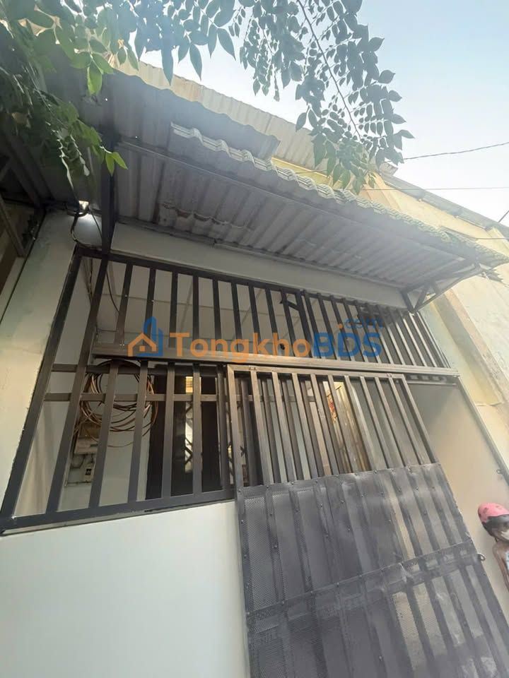 Nhà trệt lầu Q9 Lê Văn Việt 30m2 5 triệu - Sẵn sàng ở ngay