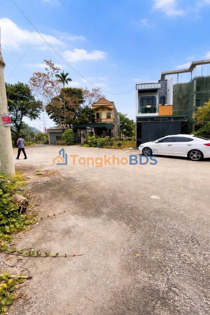 Đất nền Hùng Vương Việt Trì 109m² 1.9 tỷ - Đường 3 ô tô rộng