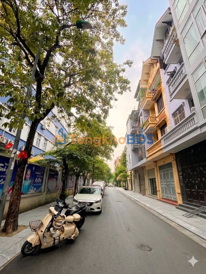 Townhouse KĐT Văn Quán 75m² giá 20 tỷ - Vị trí đắc địa