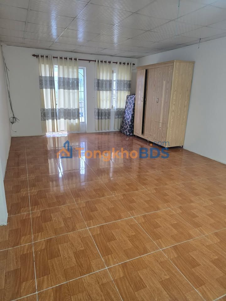 Nhà nguyên căn Mê Linh P9 Mỹ Tho giá 5 triệu - Ô tô vào nhà