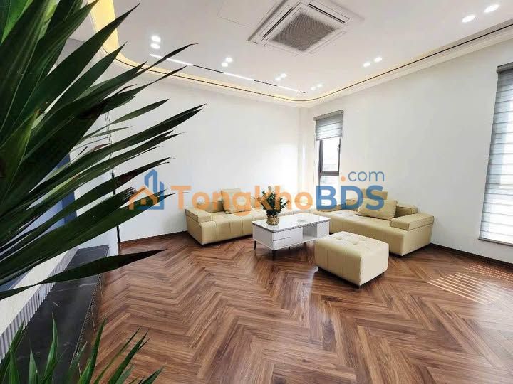 Nhà phố Nguyễn Văn Cừ 45m² 10 tỷ - Sẵn sàng ở ngay