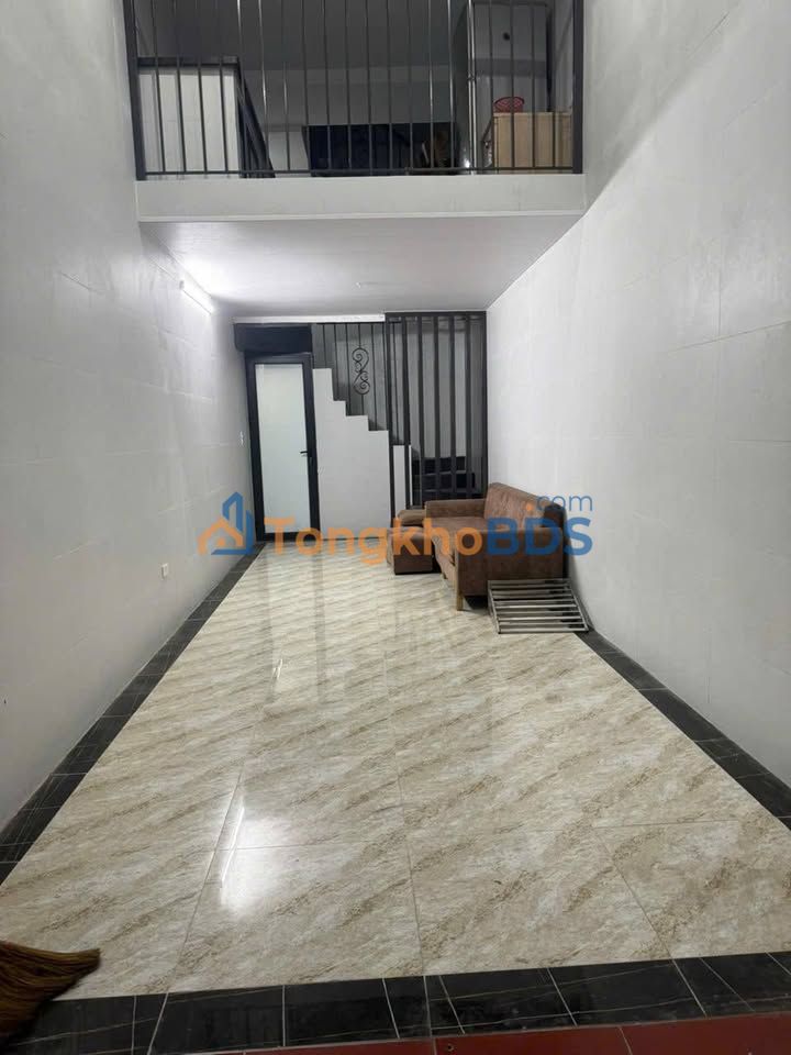 Nhà phố Ngọc Lâm Long Biên 30m² giá 11 triệu - Ô tô vào tận nhà