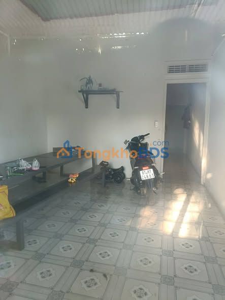 Nhà nguyên căn Bà Huyện Thanh Quan 2.5 triệu - Ô tô vào sân