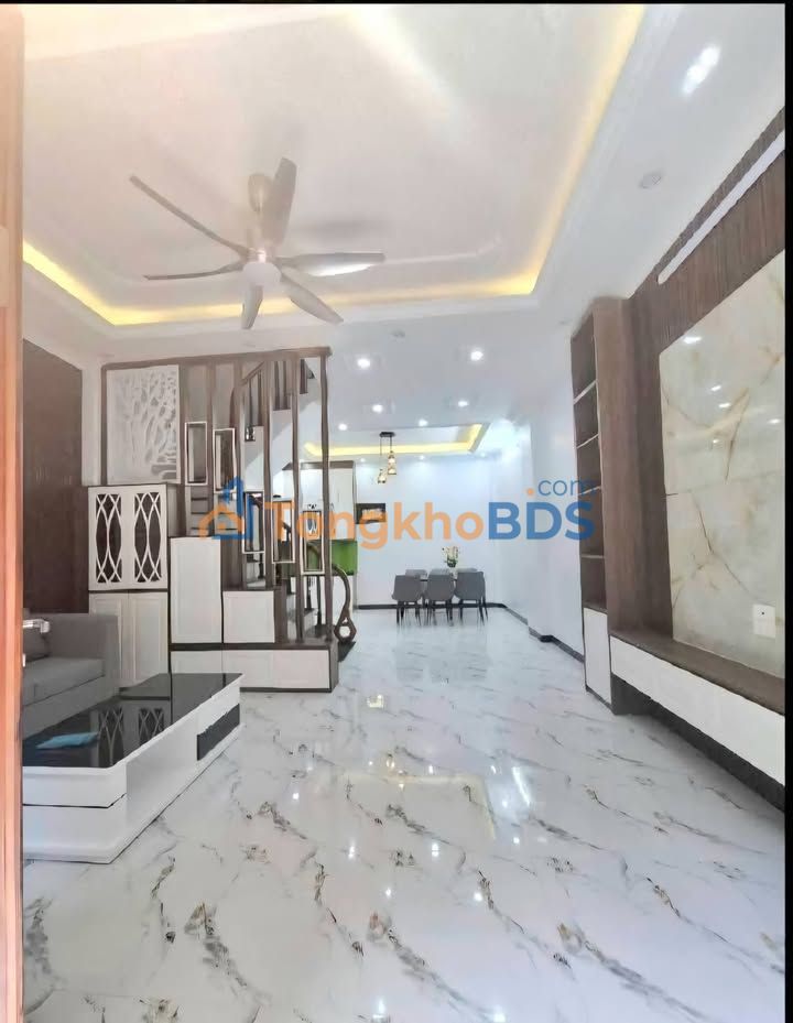 Nhà riêng Khuyến Lương Hoàng Mai 40m² 6 tỷ - Ô tô vào tận nhà