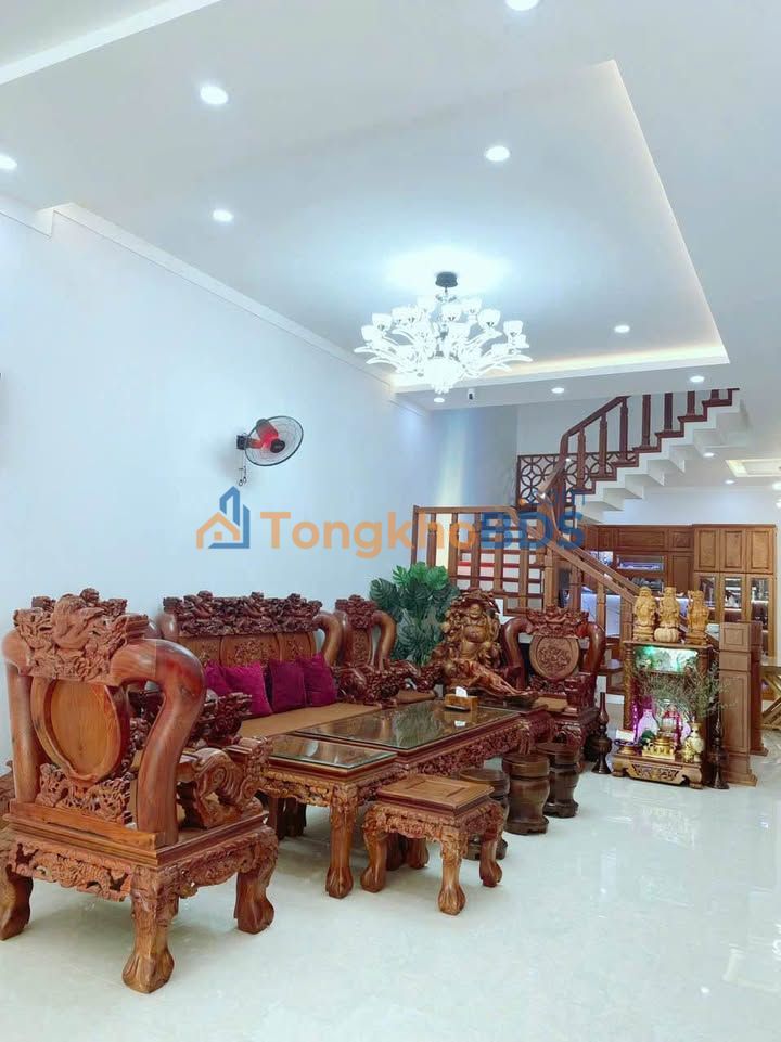 Nhà Phan Bội Châu Buôn Ma Thuột 95m² 9.3 tỷ - Full nội thất gỗ