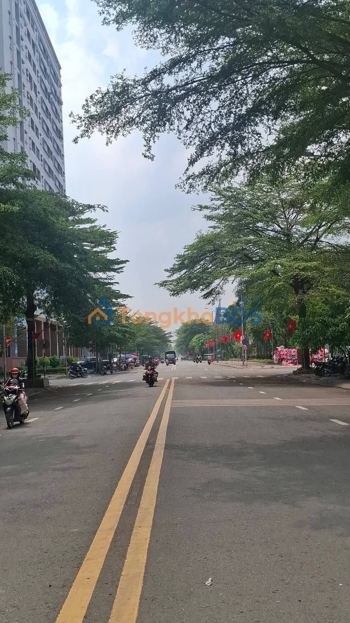 Nhà phố Thủ Đức số 6 140m² 25 triệu - Mặt tiền kinh doanh