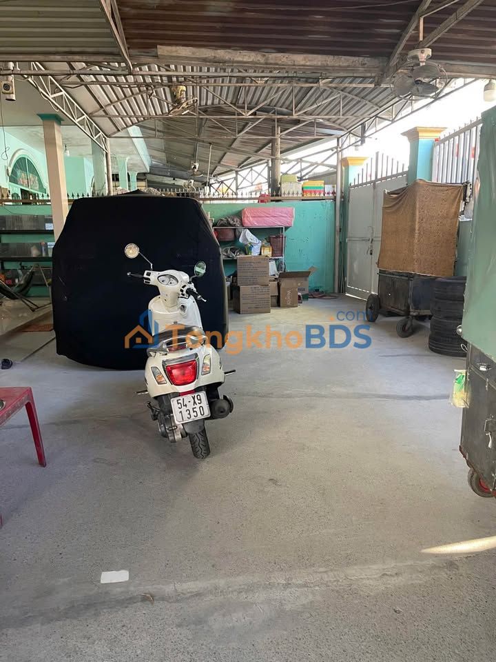 Nhà Song Hành XLHN Thủ Đức 940m² 45 tỷ - Ô tô vào