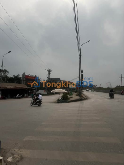 Nhà phố Tam Hiệp Phúc Thọ 94m² 9.4 tỷ - Ô tô vào tận nhà