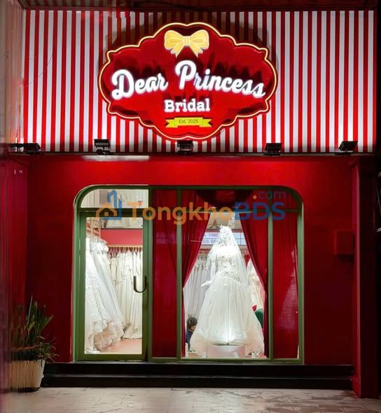 Nhà phố Nguyễn Hồng Đào Tân Bình 108m² 22 triệu - Mặt tiền kinh doanh