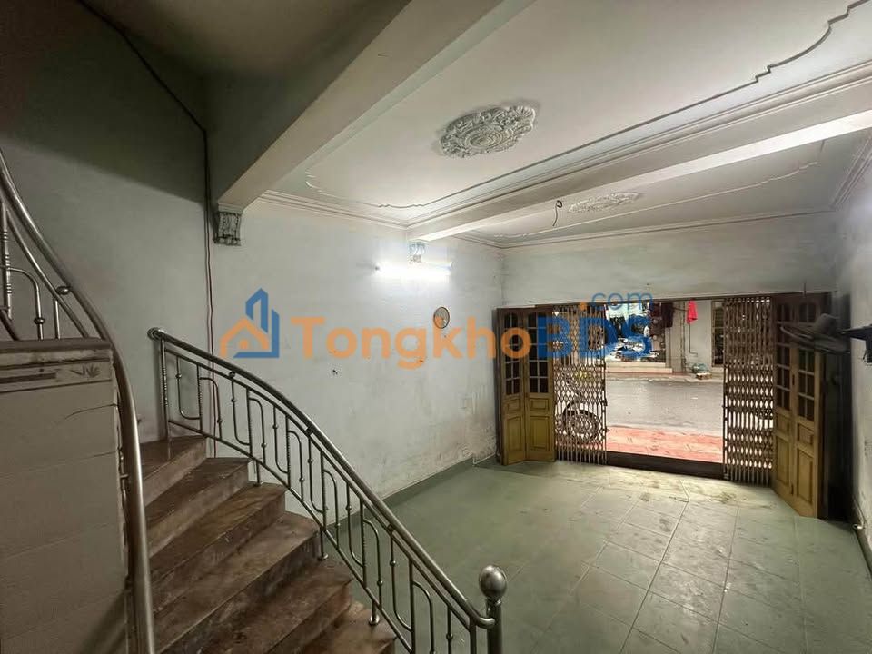 Nhà phố Miếu Hai Xã Lạch Tray - 31m², 5,5 tỷ - Mặt tiền kinh doanh