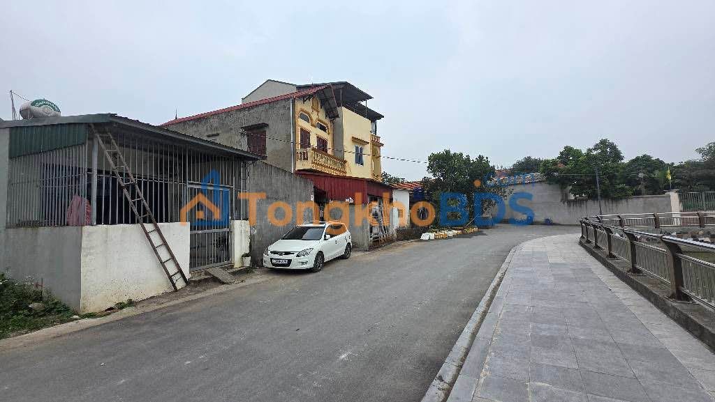 Nhà mặt hồ Tân Quang Văn Lâm 88m² 7.25 tỷ - Ô tô vào tận nhà