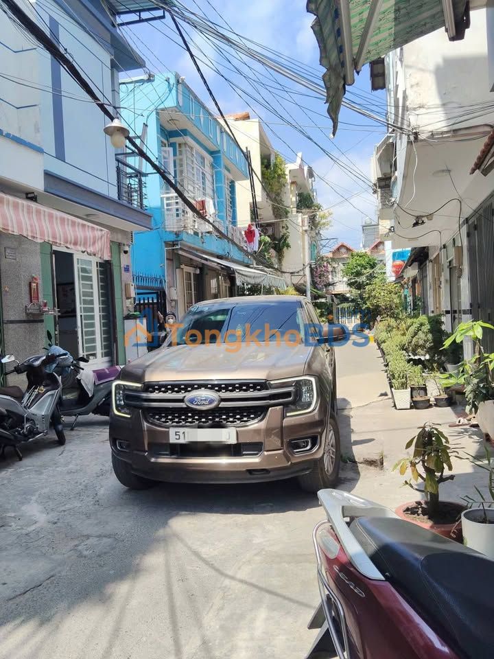 Nhà Quận 7 Phạm Hữu Lầu 30m2 giá 2,4 tỷ - Ô tô vào tận nhà