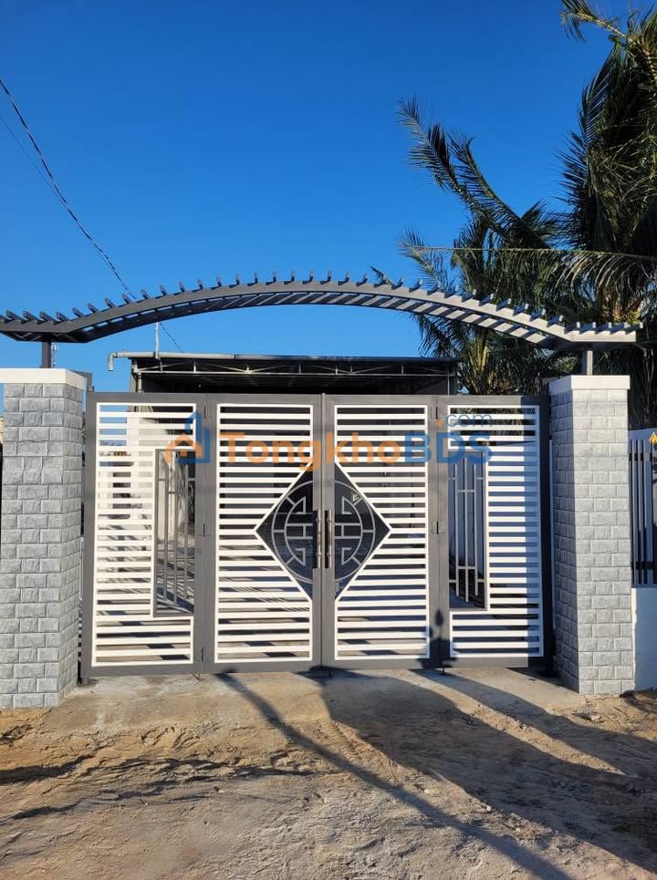 Nhà nguyên căn Khánh Hải 180m² giá 4 triệu - Ô tô vào tận nhà