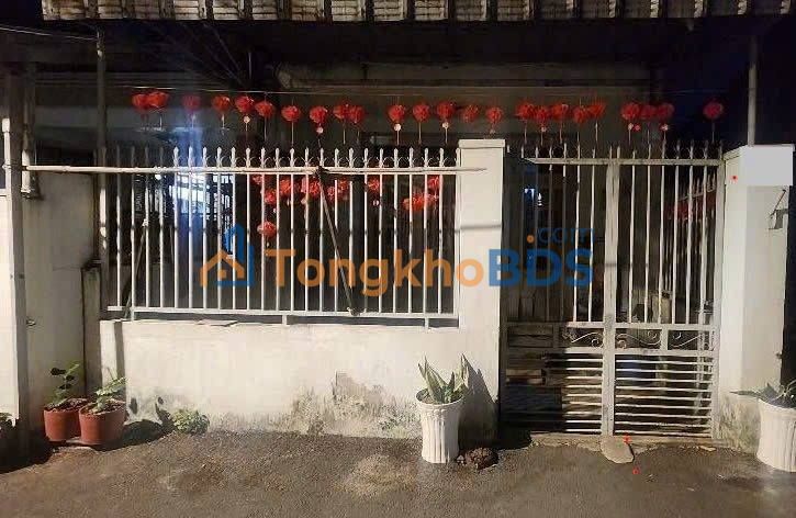 Nhà mặt tiền Lê Văn Việt 120m² giá 5 tỷ - Ô tô vào tận nhà