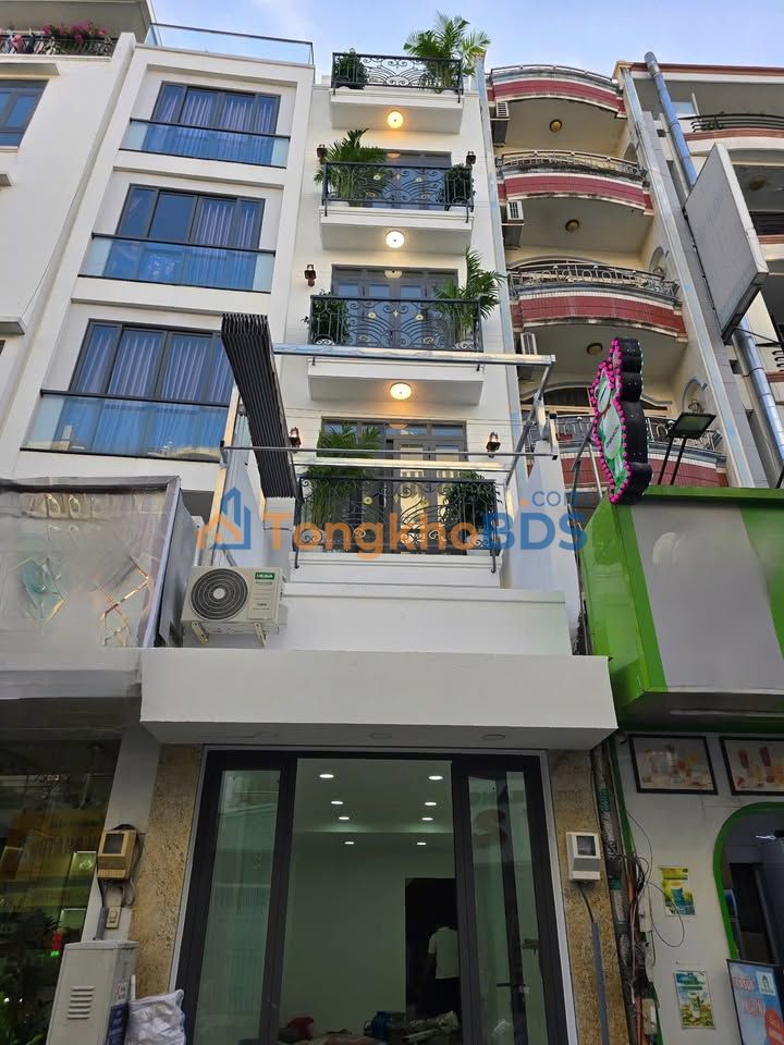 Nhà 2MT Nguyễn Biểu Q5 5T 30 triệu - Ô tô vào tận nhà