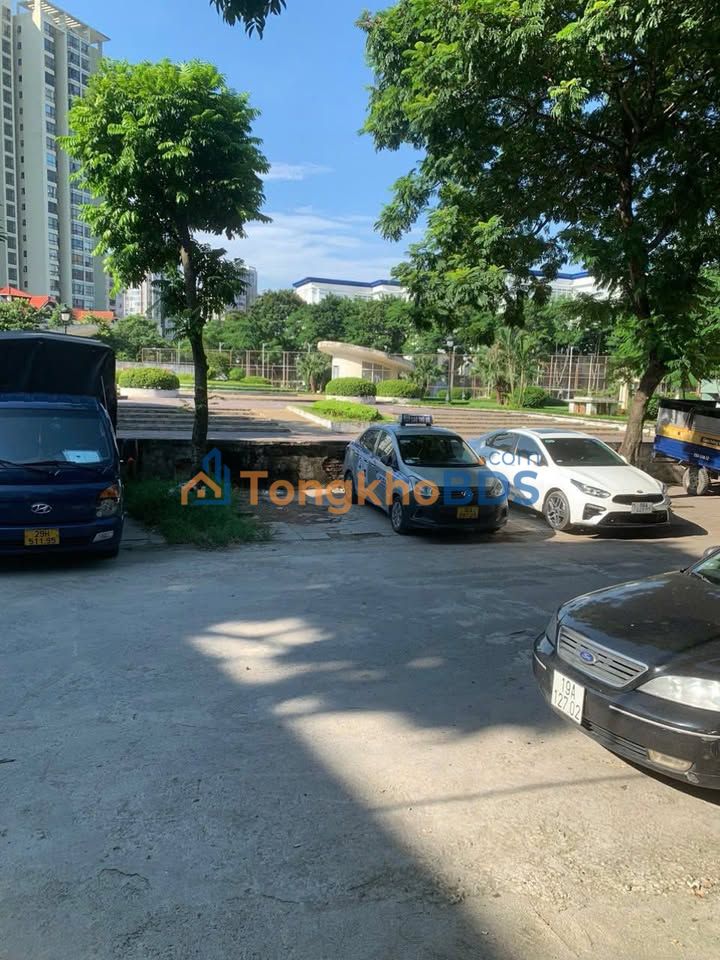 Nhà phố Trần Kim Xuyến Cầu Giấy 12 triệu - Ô tô vào tận nhà