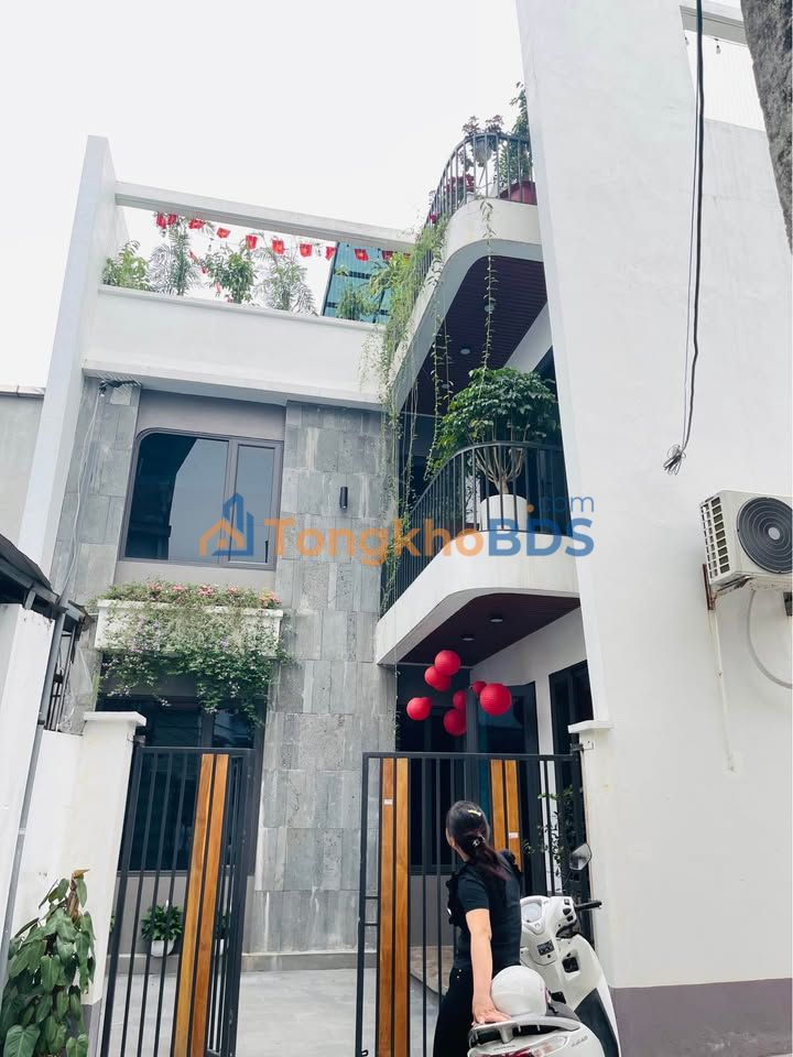 Nhà riêng Khai Quang Vĩnh Yên full nội thất, ô tô vào sân