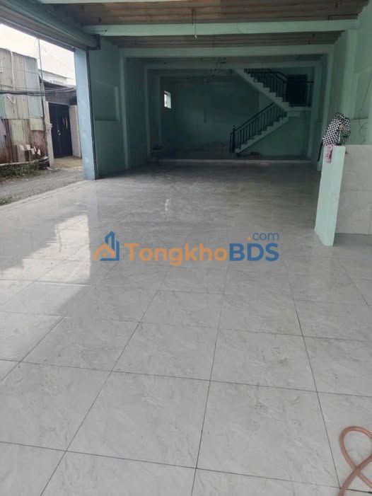 Kho xuong Nguyen Thi Tron 188m2 13 trieu - Hoat dong ngay