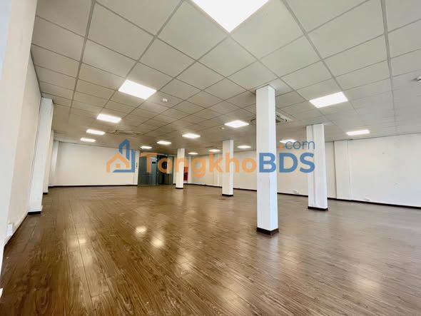 Văn phòng Hoàng Cầu 245m² 48 triệu - View đẹp, tiện nghi